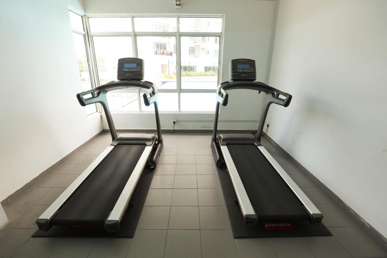 Cozy 3-Bedroom Condo With Pool - Seri Kembangan Dış mekan fotoğraf